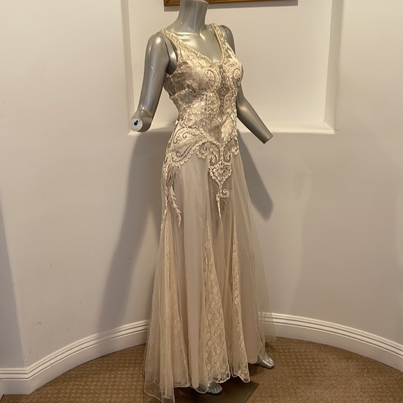 Sue Wong Nocturne Formal Beaded Ivory Gown Size 4 - Picture 7 of 15